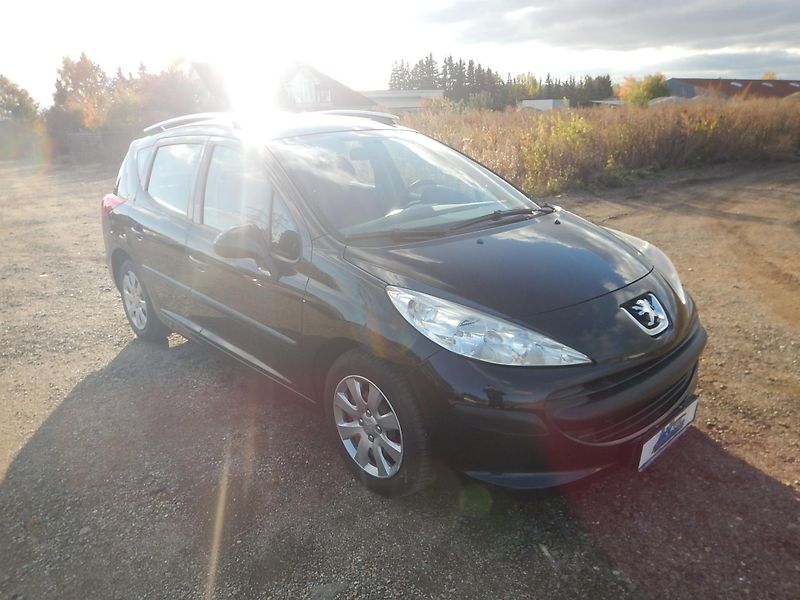 Peugeot 207 1.4 i 70 kw - fotka 4 z 13
