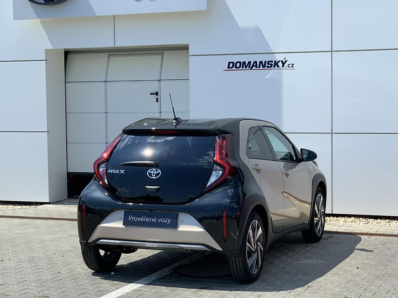 Toyota Aygo X EXECUTIVE SMART 1.0 VVT-i AT - fotka 3 z 28