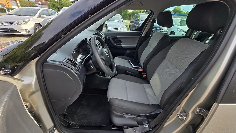 Škoda Roomster 1.4 16V ACTIVE +EDITION 1.MAJ. - fotka 21 z 35