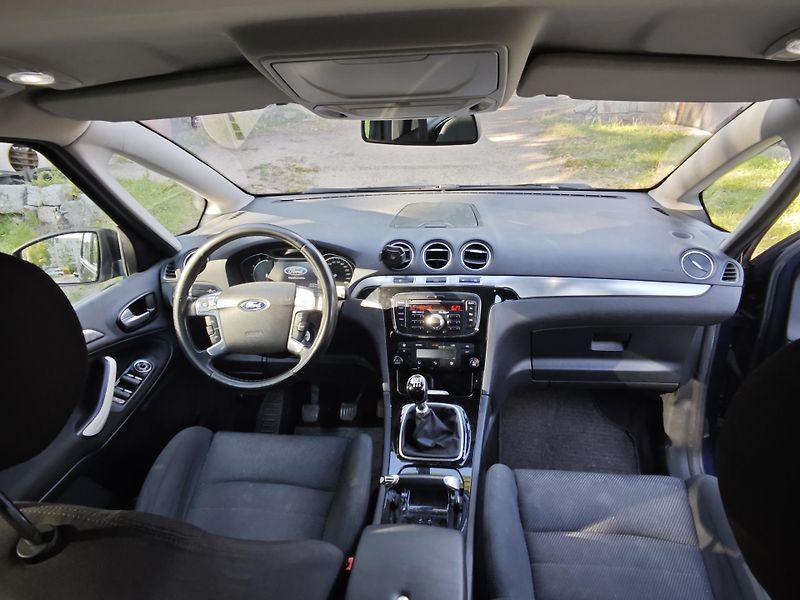 Ford S-MAX (2010) - fotka 8 z 18