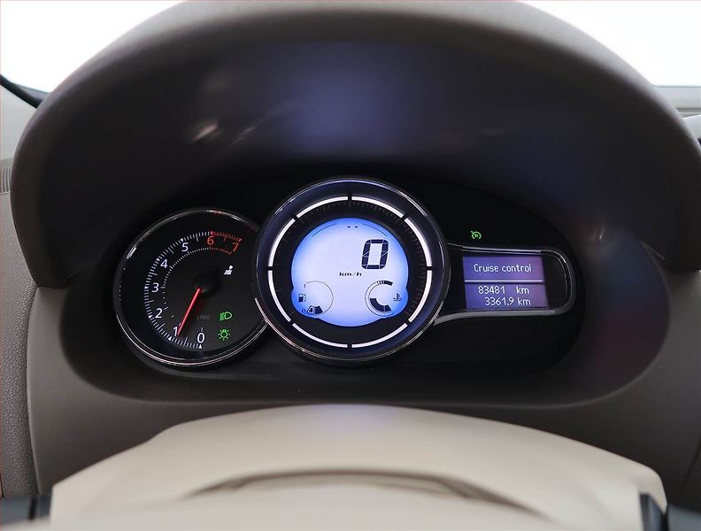 Renault Fluence (2014) Privilege 1.6 16V, Tempomat - fotka 11 z 19