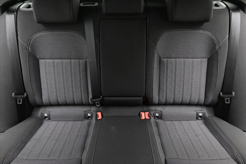 Škoda Superb 2,0 TDI 110 kW DSG Style Záruk - fotka 27 z 30