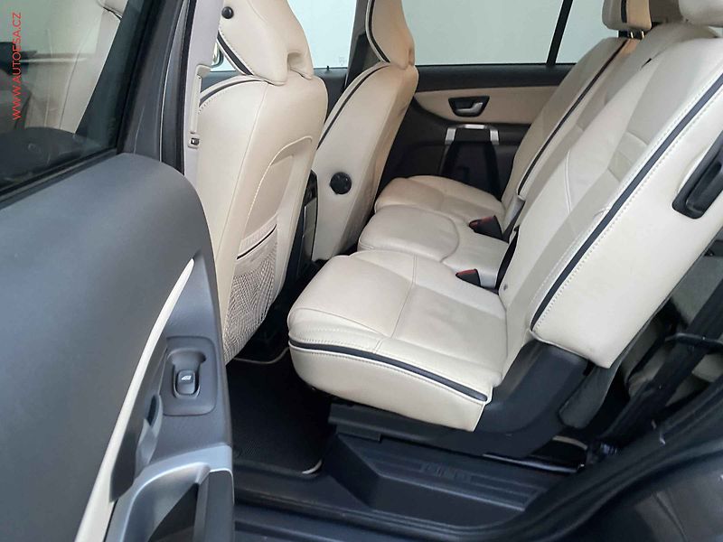Volvo XC90 (2009) 2.4 D5 4X4 7míst, 2.maj,ČR - fotka 10 z 18