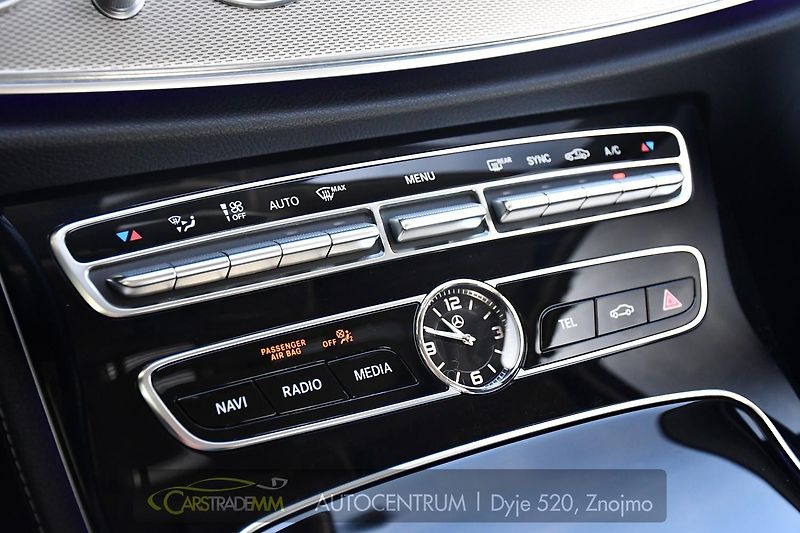 Mercedes-Benz Třídy E 250CGi LED PDC NAVI  - fotka 31 z 53