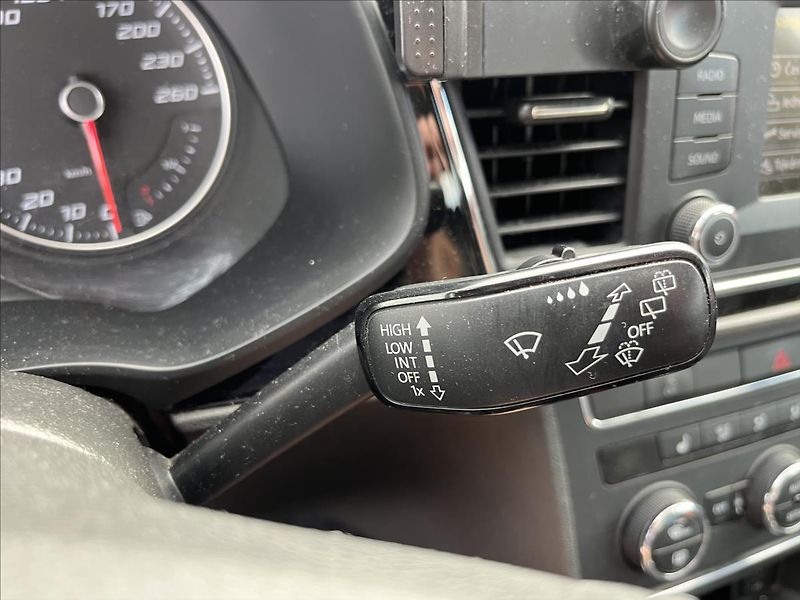 Seat Leon 1,4 TSi 92KW KLIMA ROZVODY - fotka 27 z 40