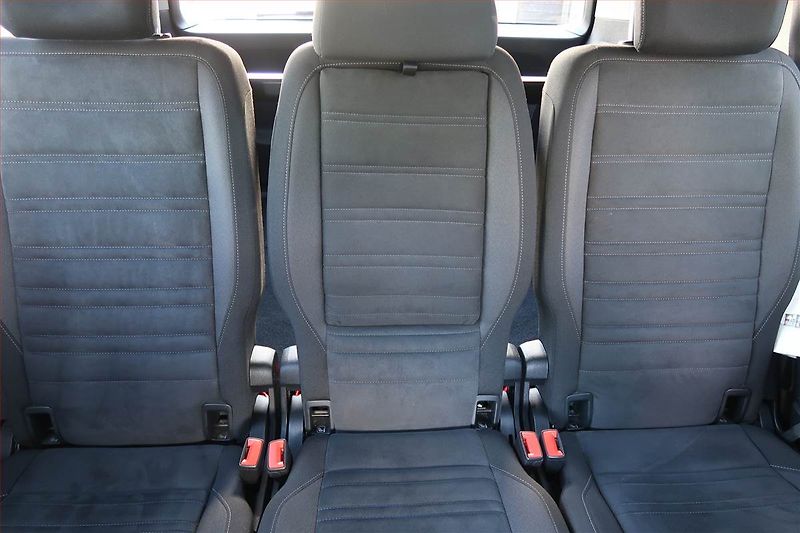Volkswagen Touran (2017) 2.0 TDI, Automat, Serv.kniha - fotka 10 z 20