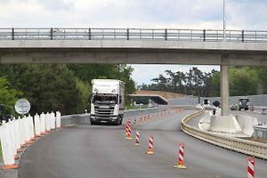 Dokončování dálničního úseku D55 u Bzence v závěru května 2025.