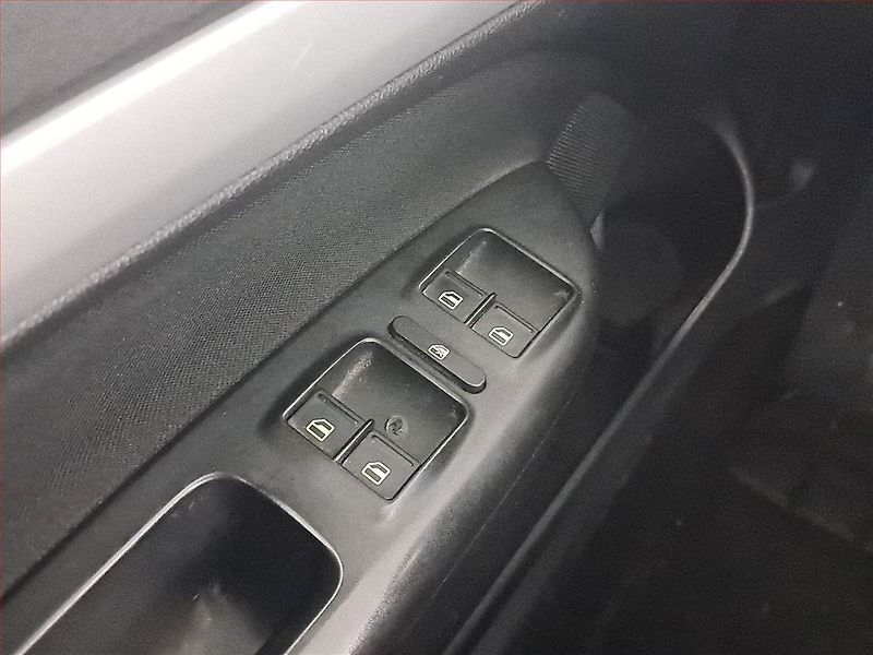 Škoda Octavia (2008) Scout 2.0 TDI, 4X4, Tažné - fotka 18 z 19