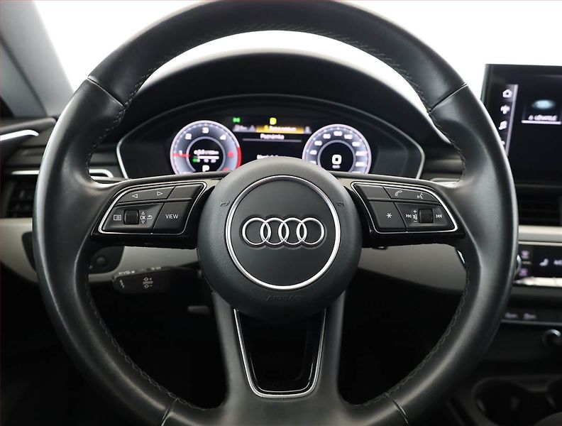 Audi A5 (2022) S-Line 40 TDI - fotka 8 z 19