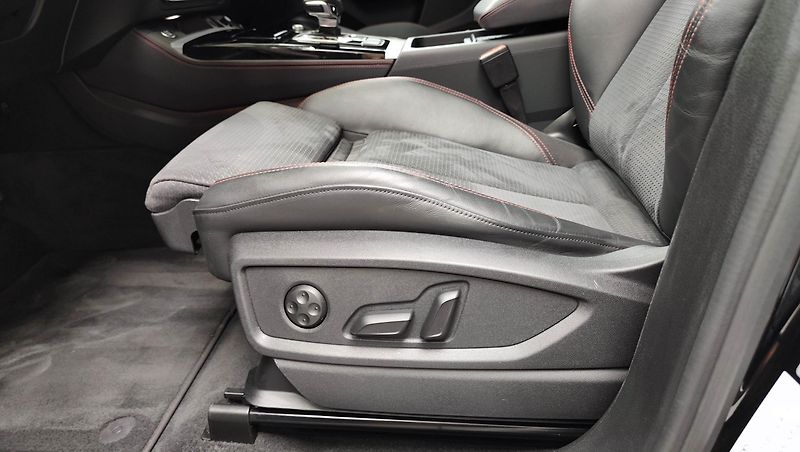 Audi Q5 (2023) Sportback S-line, B&O, Quattro - fotka 56 z 95