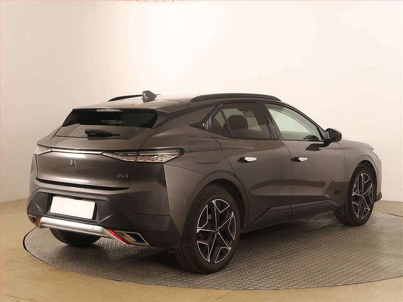 DS Automobiles DS4 (2022) 1.5 BlueHDi, Automat, Kůže - fotka 5 z 22