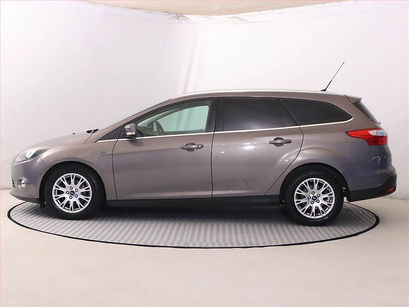Ford Focus (2013) 1.6 TDCi, Serv.kniha, nová STK - fotka 3 z 16