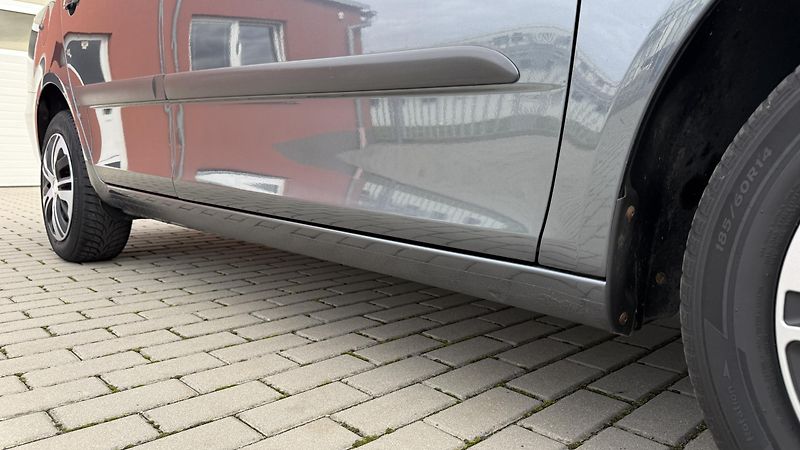 Škoda Fabia (2010) 1.4 16V*63kW*AMBIENTE*PĚKNÁ* - fotka 9 z 21