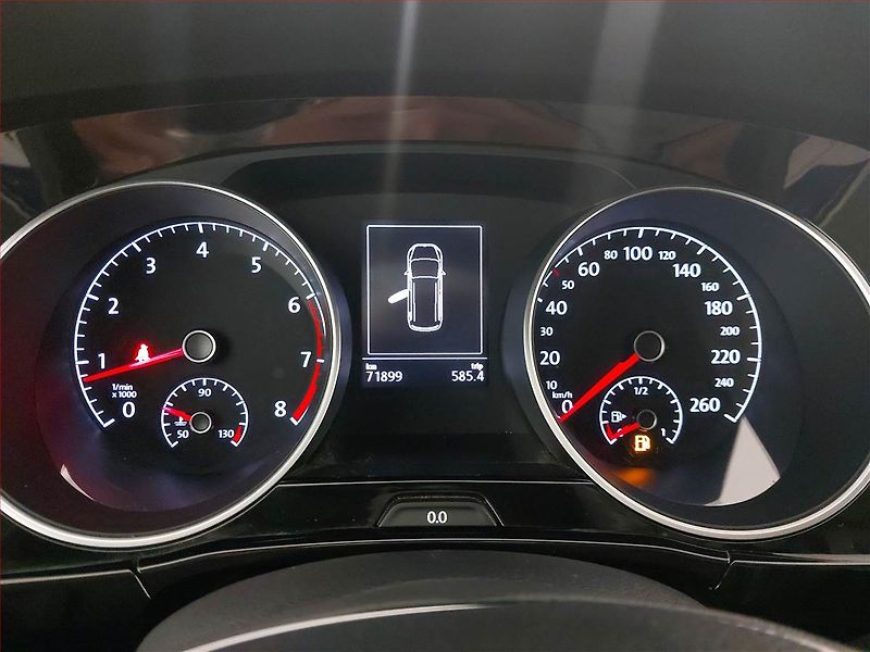 Volkswagen Touran (2020) 1.5 TSI - fotka 11 z 22