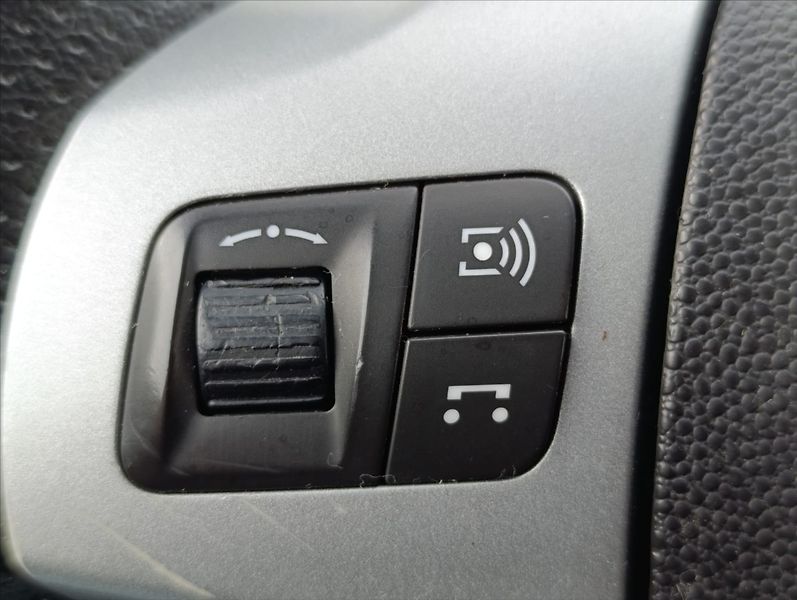 Opel Corsa 1,4 i Klima Navigace Alu - fotka 23 z 30