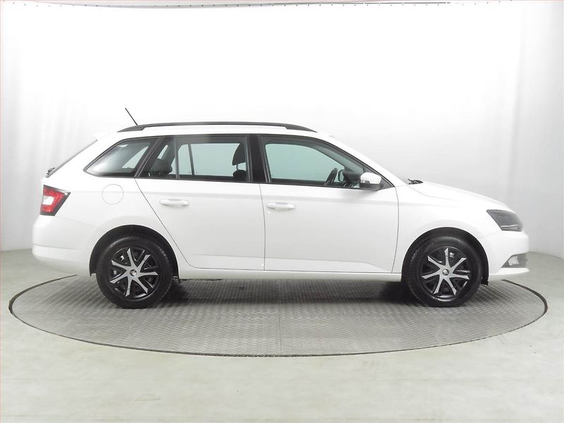Škoda Fabia (2016) 1.2 TSI, Tempomat - fotka 6 z 17