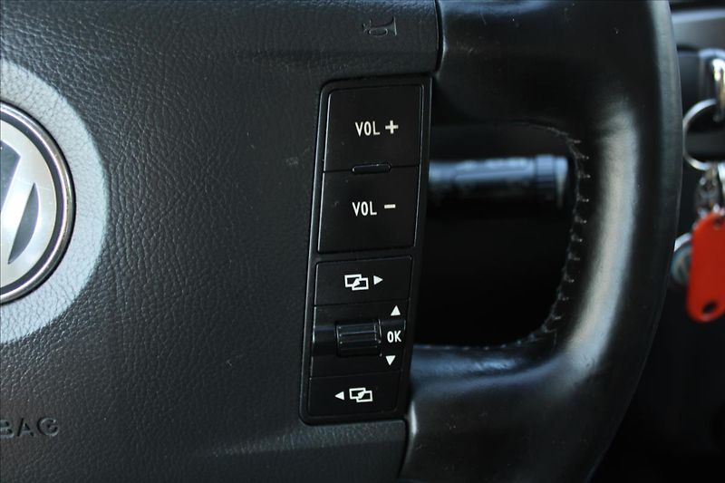 Volkswagen Touareg 2,5 TDI  NOVÉ V ČR,4x4 - fotka 20 z 29