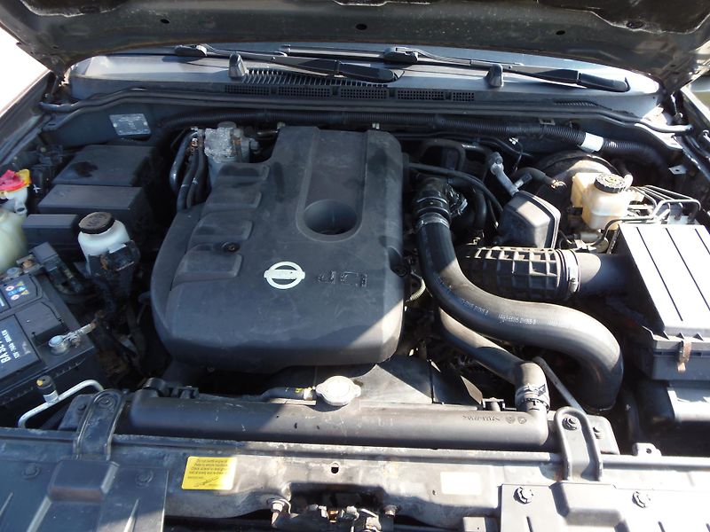 Nissan Pathfinder (2006) 2.5 DCi 4x4 manuál redukce  - fotka 23 z 23