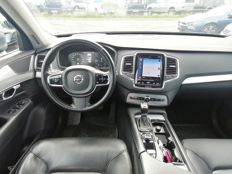 Volvo XC90 (2015) D5 AWD Momentum Head-up - fotka 8 z 21