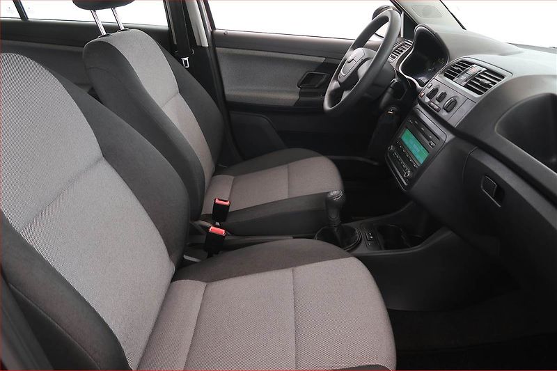 Škoda Fabia (2011) 1.2 TSI, Park. senzory - fotka 9 z 14