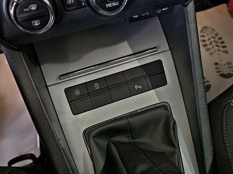 Škoda Octavia 1.4 TSi 110kW, PDC, TEMPOMAT  - fotka 18 z 22