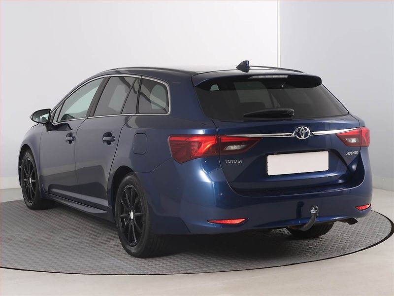 Toyota Avensis (2015) 2.0 D-4D, Serv.kniha, Tempomat - fotka 4 z 18