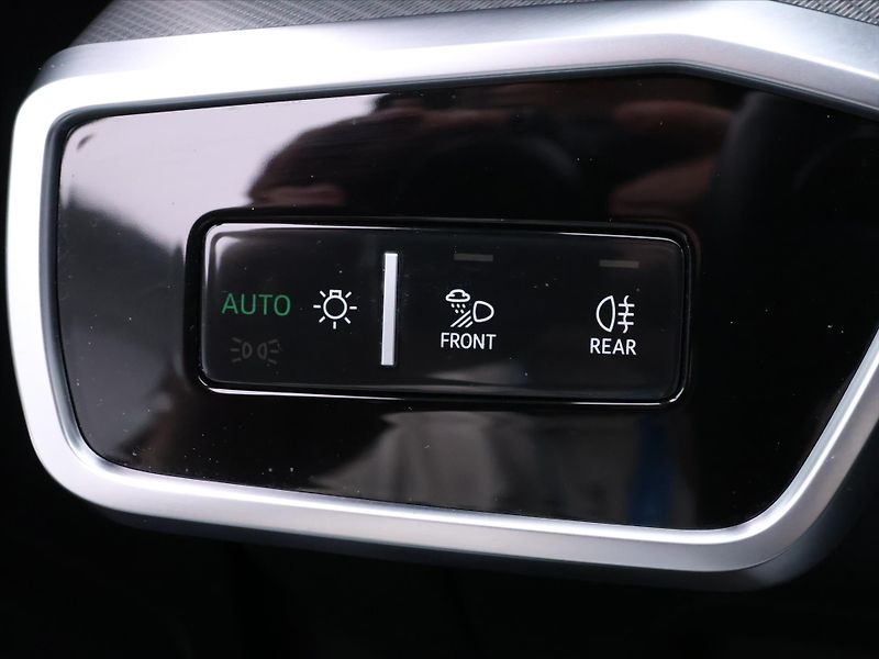 Audi A6 2.0 TDI 150kW Quattro LED - fotka 14 z 29