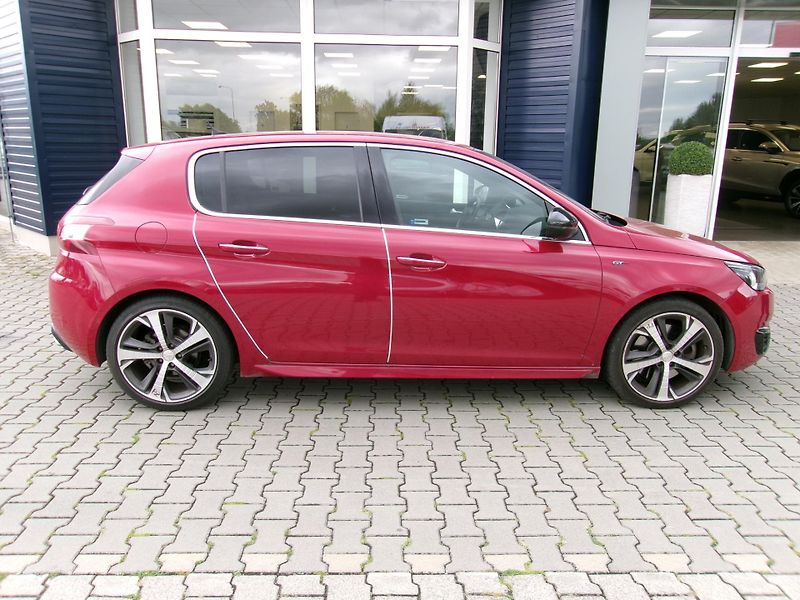Peugeot 308 GT - fotka 4 z 22