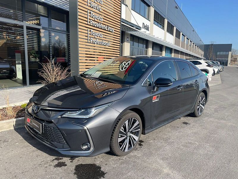 Toyota Corolla 1.8 Hybrid Style - fotka 3 z 24