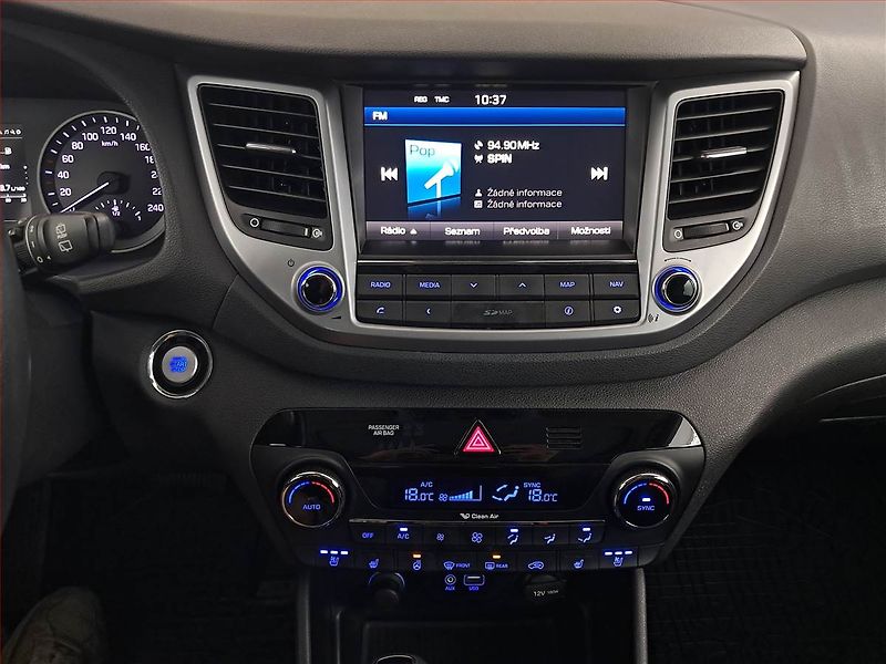 Hyundai Tucson (2015) 2.0 CRDi, 4X4, Automat, Kůže - fotka 12 z 31