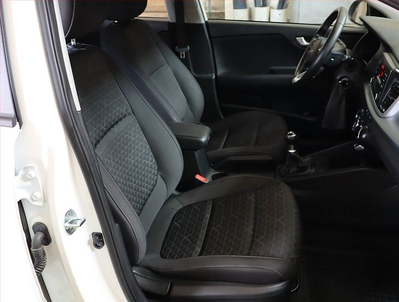 Kia Rio (2022) 1.2 DPI, Serv.kniha - fotka 7 z 17