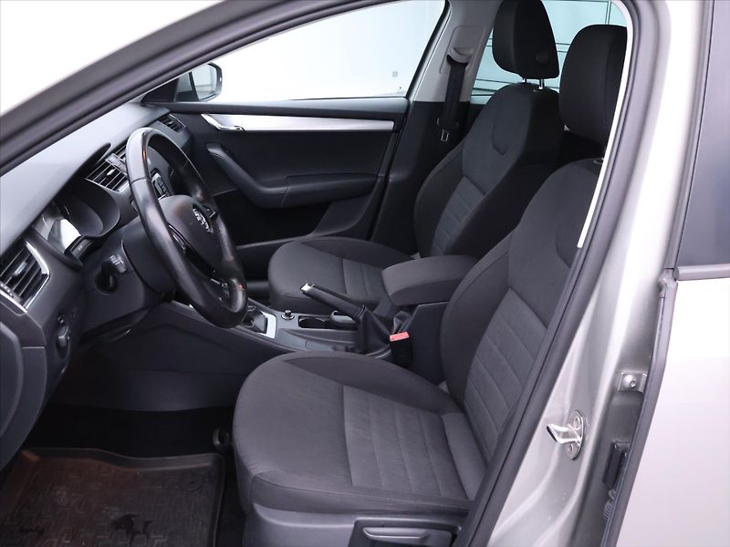 Škoda Octavia 1,6 TDI 77kW Elegance Tažné CZ - fotka 10 z 26