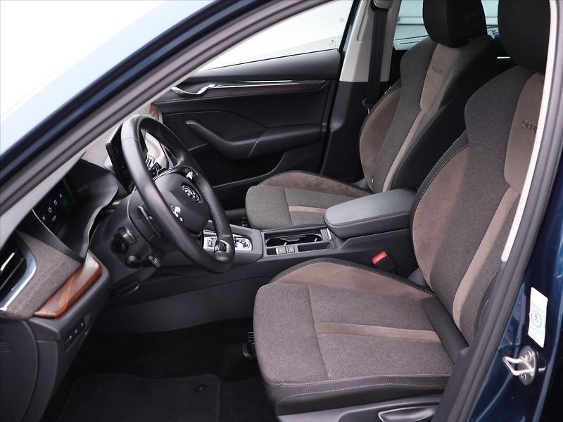 Škoda Octavia 2,0 TSI 140kW DSG Scout DPH - fotka 10 z 30