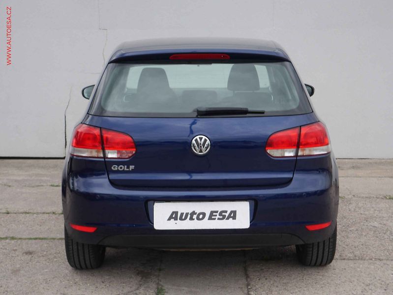 Volkswagen Golf (2009) 1.4i, AC, výhřev sed - fotka 5 z 14