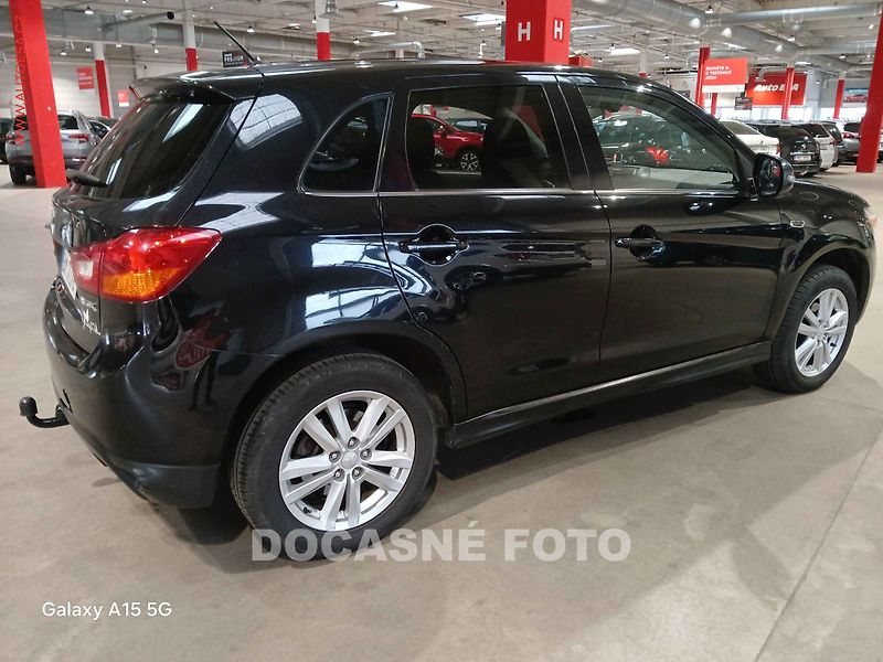 Mitsubishi ASX (2014) 1.6. i, AC, výhřev sed - fotka 2 z 3