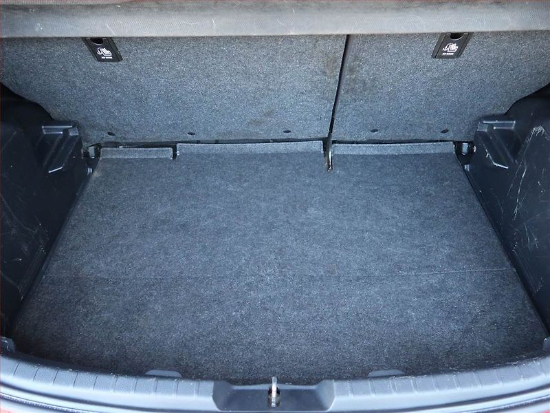 Toyota Yaris (2017) 1.5 Dual VVT-i, Serv.kniha - fotka 13 z 17