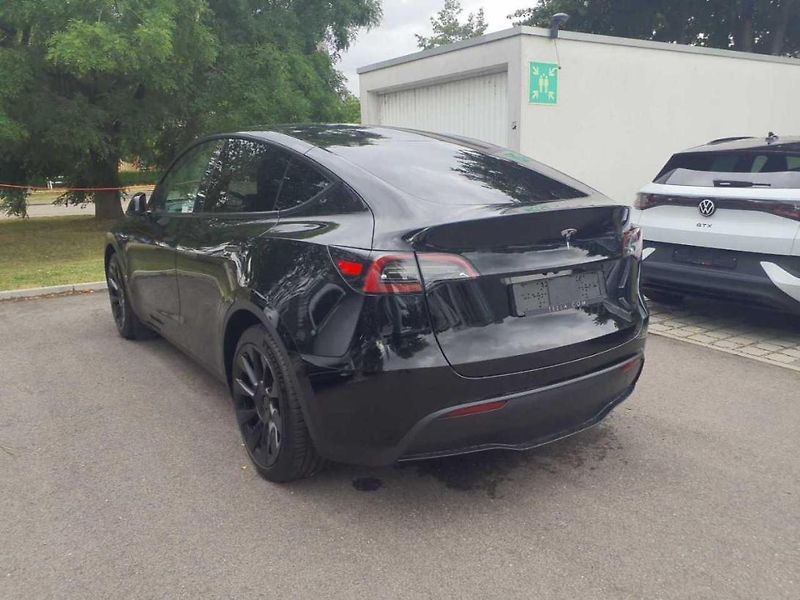 Tesla Model Y RWD 235kw 95,3 % - fotka 2 z 7