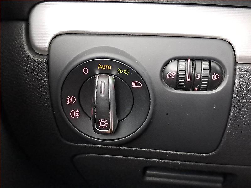 Volkswagen Golf (2010) 1.2 TSI, Navi, Tempomat - fotka 15 z 16