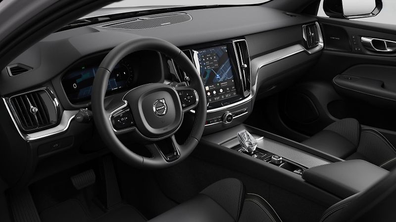 Volvo V60 (2026) B4 PLUS DARK AUT - fotka 2 z 17