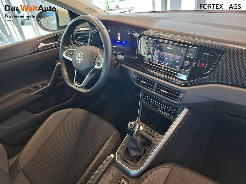 Volkswagen Taigo (2022) 1.0 TSI,81kW,Park.kamera - fotka 17 z 27