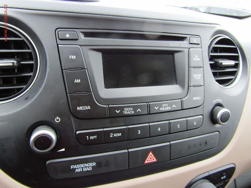 Hyundai i10 (2016) 1.0i, AC - fotka 11 z 19