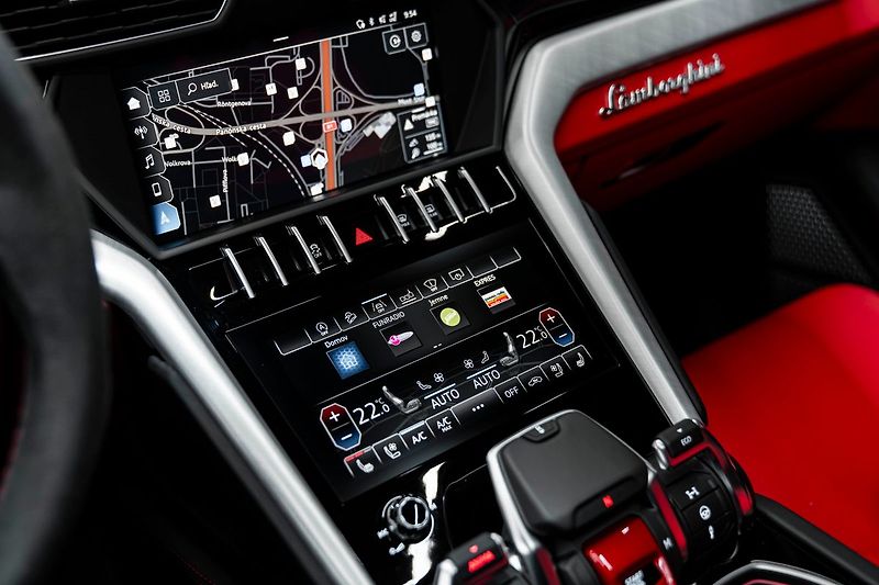 Lamborghini Urus 4.0 V8, B&O, Pano, Masáže, Noč - fotka 14 z 36