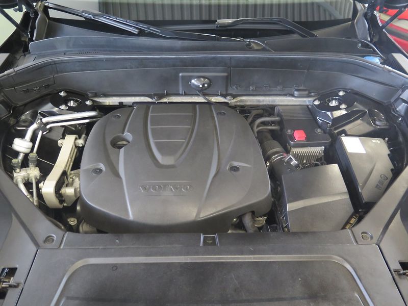 Volvo XC90 (2015) 2.0D5 RDesign,AWD,PoleStar,B&W - fotka 29 z 42