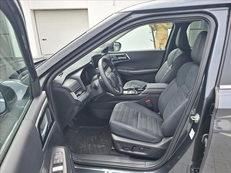 Mitsubishi Outlander (2026) 2,4   PHEV INVITE 2,4L - fotka 10 z 16