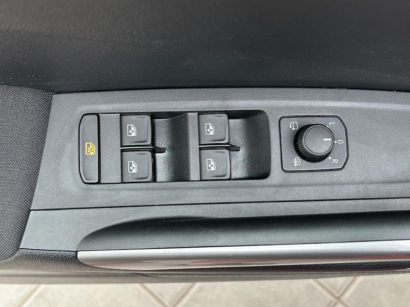 Škoda Fabia 1.0 TSI Top selection - fotka 12 z 27