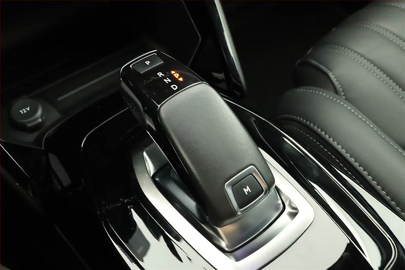 Peugeot 2008 (2020) GT Line 1.5 BlueHDi, Automat - fotka 10 z 18