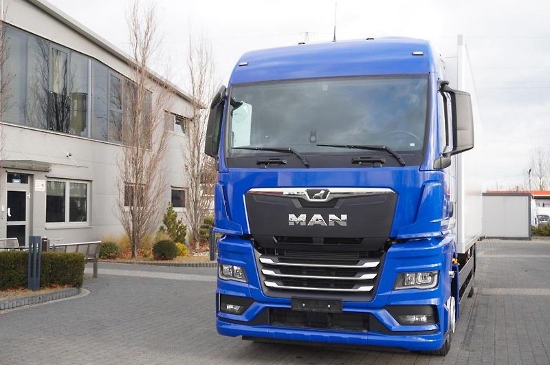 MAN TGX (2024) 26.400 6x2 chlaďák EURO 6 - fotka 2 z 22