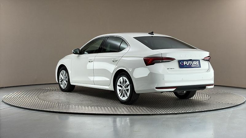 Škoda Octavia 2.0 TDI Style - fotka 2 z 27