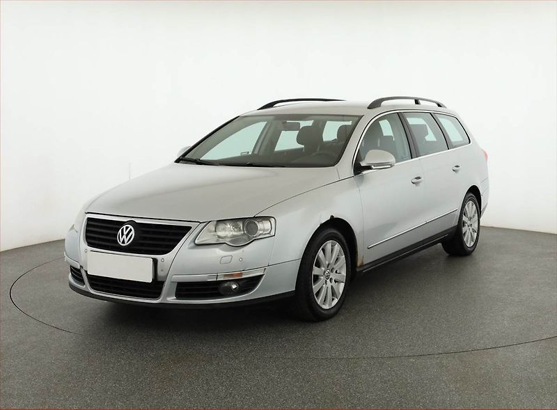 Volkswagen Passat (2009) 2.0 TDI, Automat, po STK - fotka 2 z 16