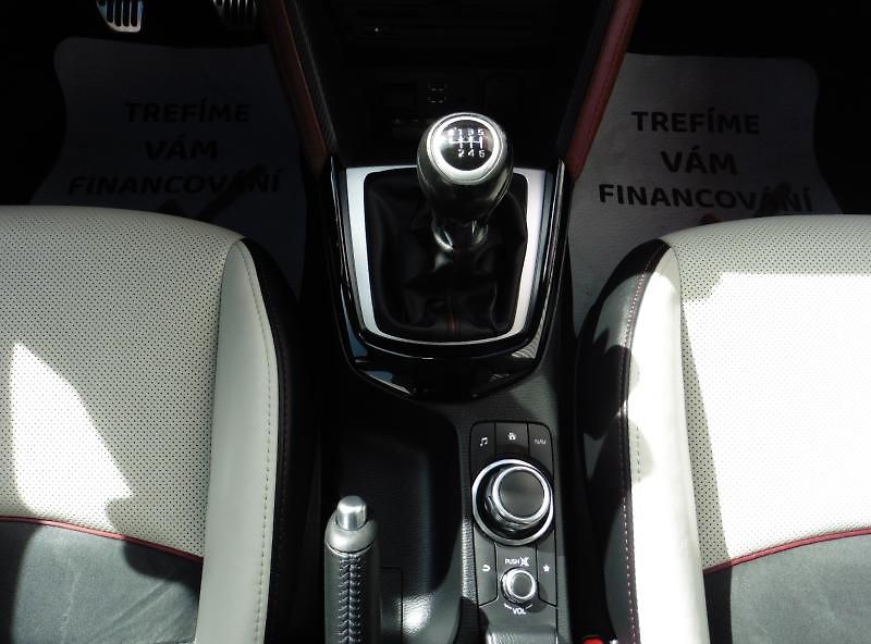 Mazda CX-3 2.0 Sky-G 150k Revolution AWD - fotka 12 z 18